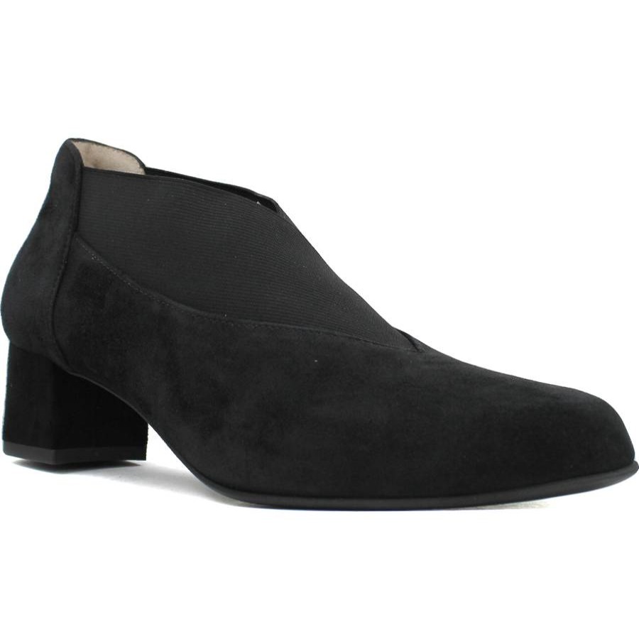 Women heartand | Gia Black+Suede